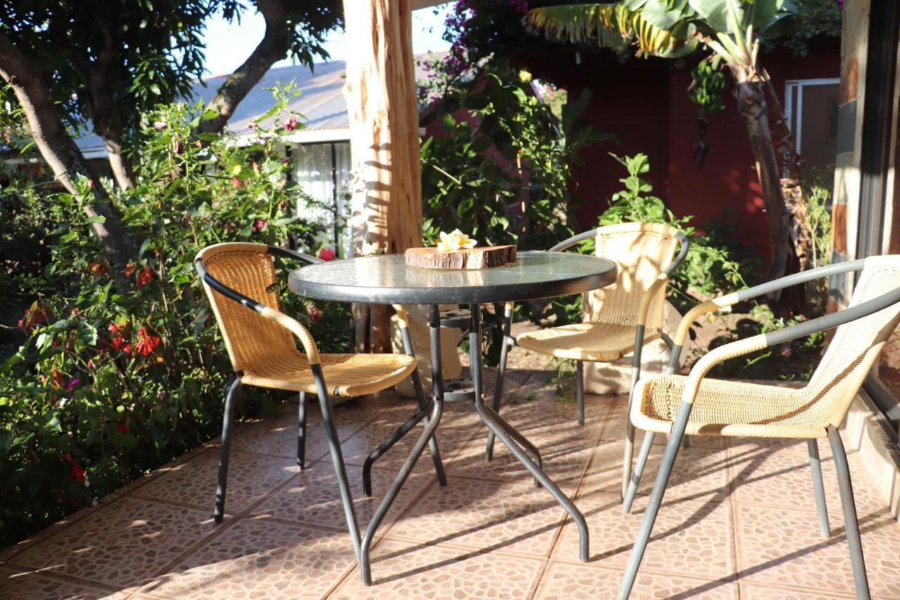 Hostal Avareipua Hanga Roa Exterior foto
